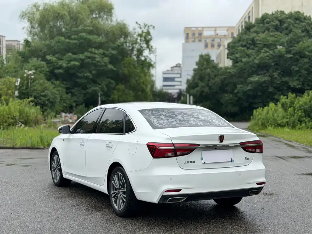 Roewe i6 Classic PLUS 1.6 L CVT 4 G Connected Flagship Bravo