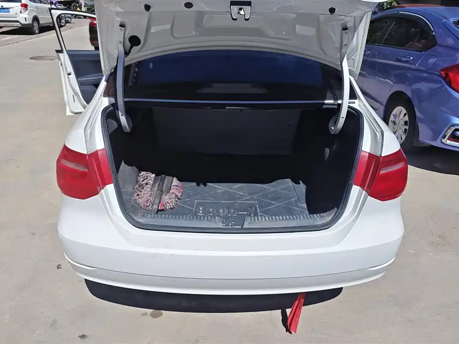 Jetta 1.6 L Manual Fashion