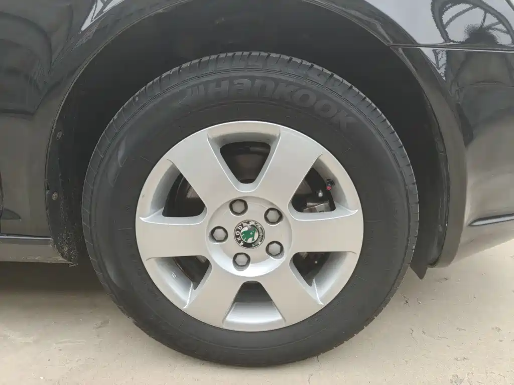 Octavia 1.6 L Auto Yijie