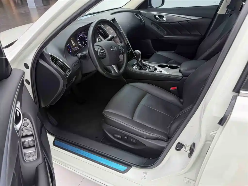 Infiniti Q50 L 2.0 T Joy
