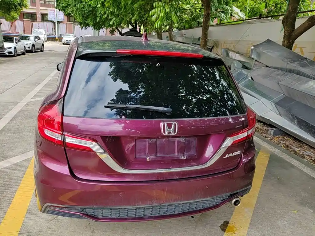 Jade 1.8 L Auto Comfort 5-seat