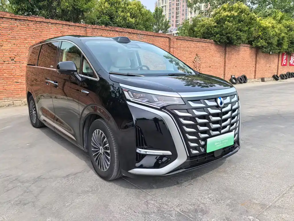 Denza D9 DM-i Smart Drive 1020 4 WD Flagship