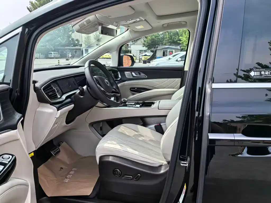 Denza D9 DM-i Smart Drive 1020 4 WD Flagship