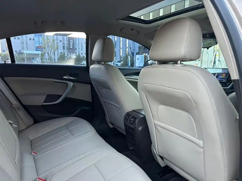 Regal 2.0 L Elite Fashion