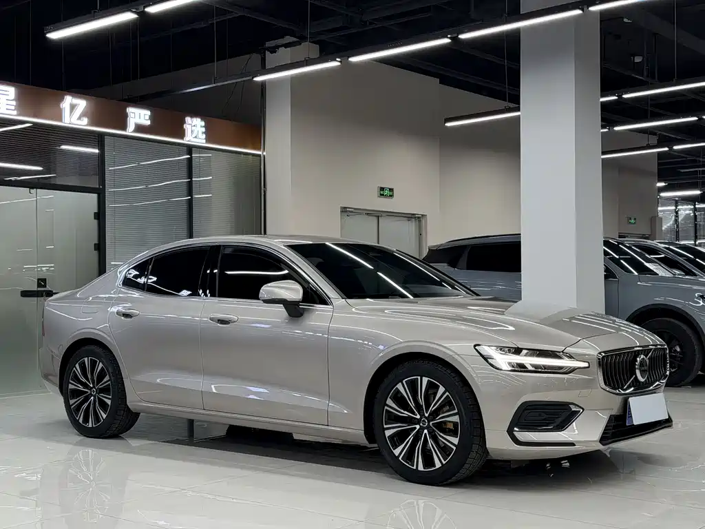 Volvo S60 B4 Smart Vision Luxury