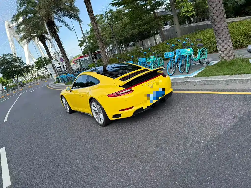 Porsche 911 Carrera 4 3.0 T