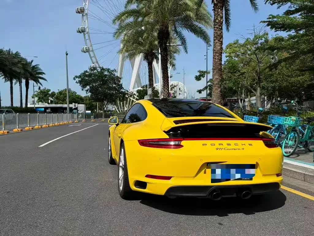 Porsche 911 Carrera 4 3.0 T