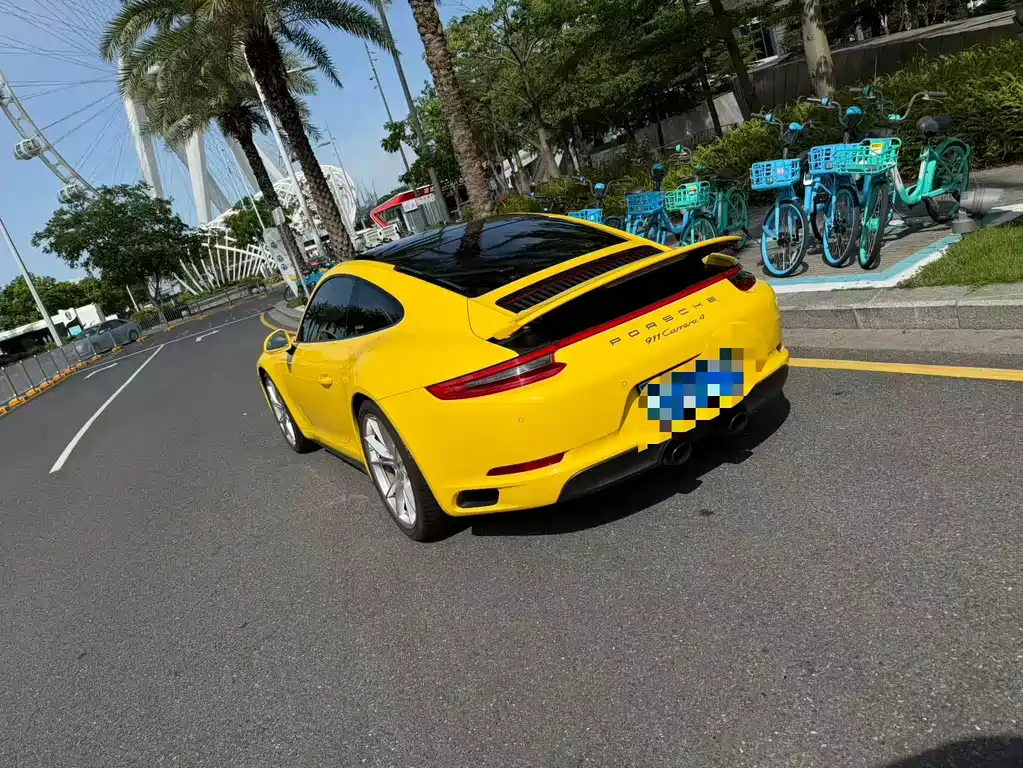 Porsche 911 Carrera 4 3.0 T