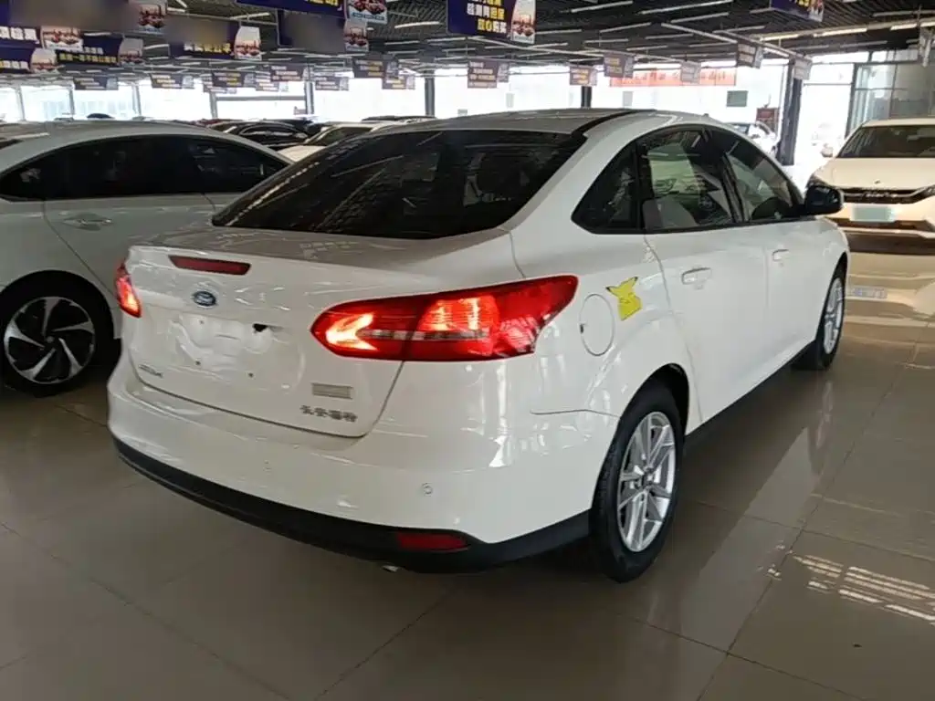 Focus Sedan 1.6 L Auto Style