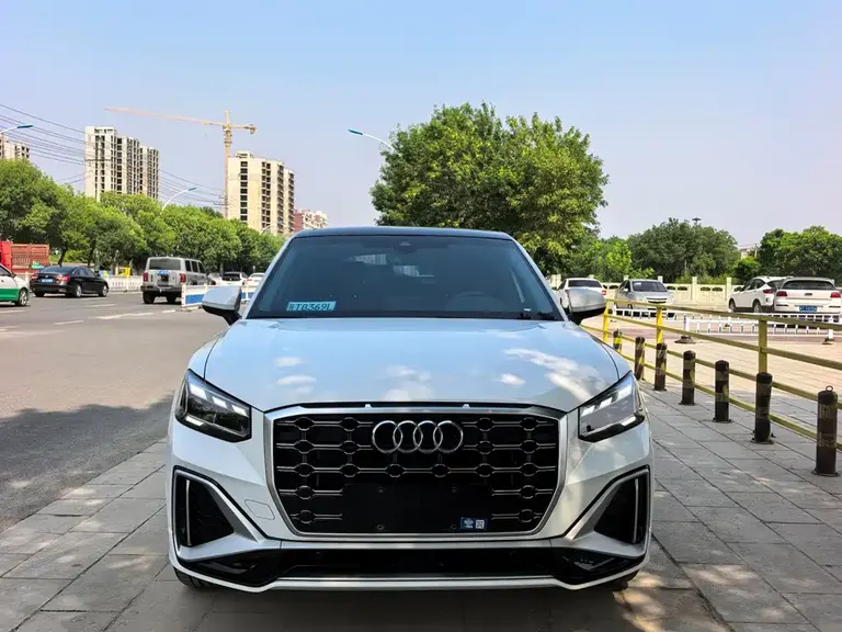 Audi Q2 L 35 TFSI Progressive Dynamic