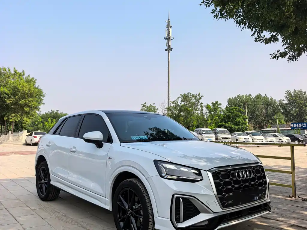 Audi Q2 L 35 TFSI Progressive Dynamic