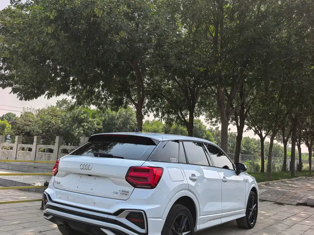 Audi Q2 L 35 TFSI Progressive Dynamic