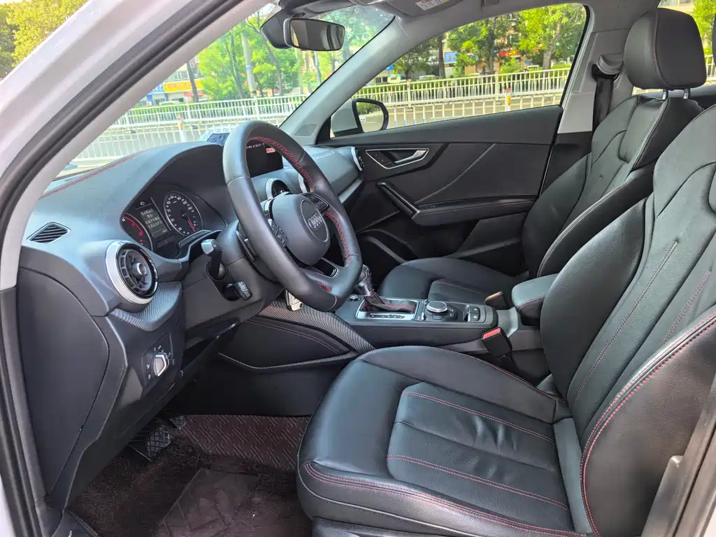 Audi Q2 L 35 TFSI Progressive Dynamic