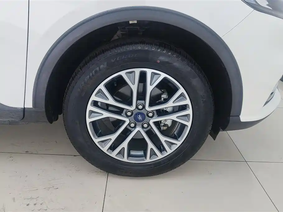 Escape EcoBoost 245 2 WD Shine Enjoyment