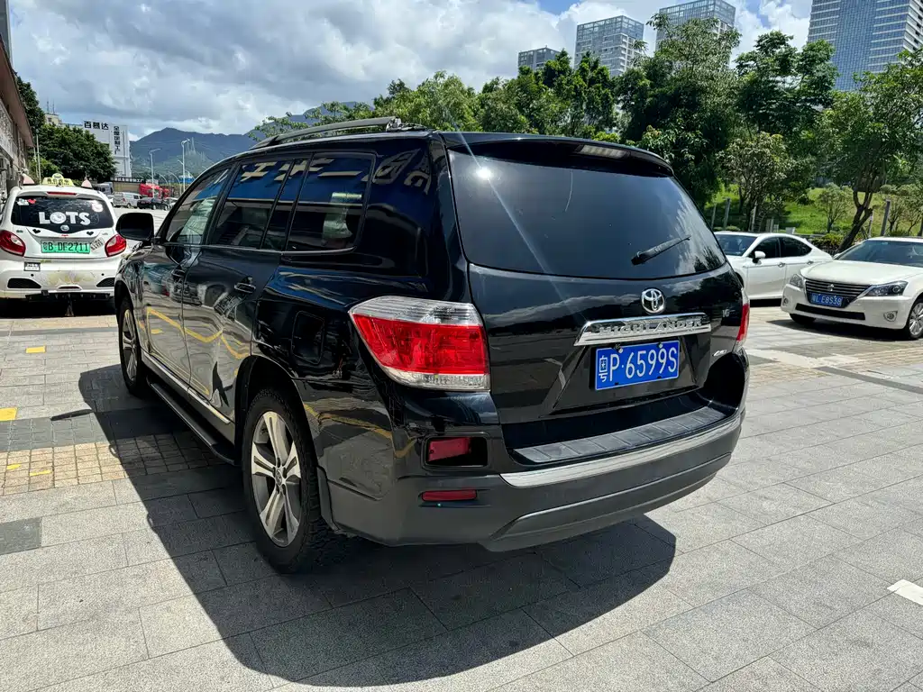 Highlander 2.7 L 2 WD 5-seat Elite