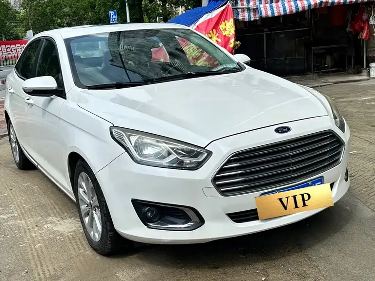 Ford Escort 1.5 L Auto Fashion