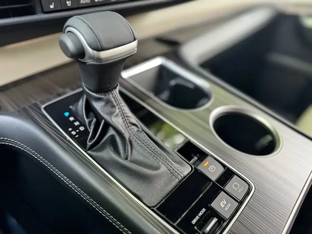 Sienna 2.5 L Hybrid Distinguished