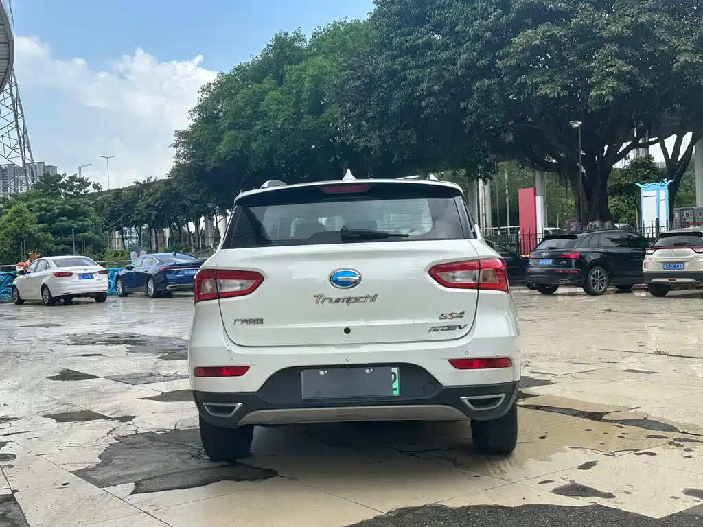 Trumpchi GS4 NEV 1.5 L PHEV Smart Enjoyment