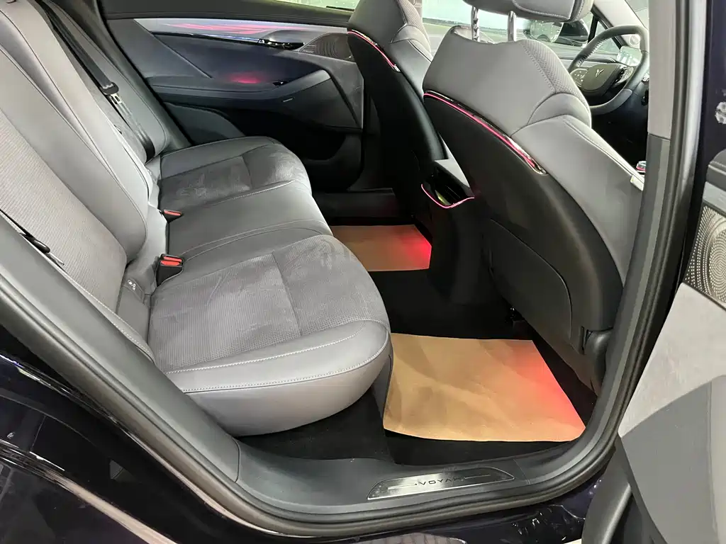 Voyah Zhuiguang PHEV 4 WD Ultra Long Range Executive
