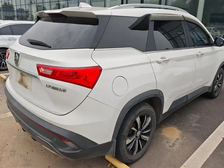 Baojun 530 1.5 T Manual Distinguished CN-V