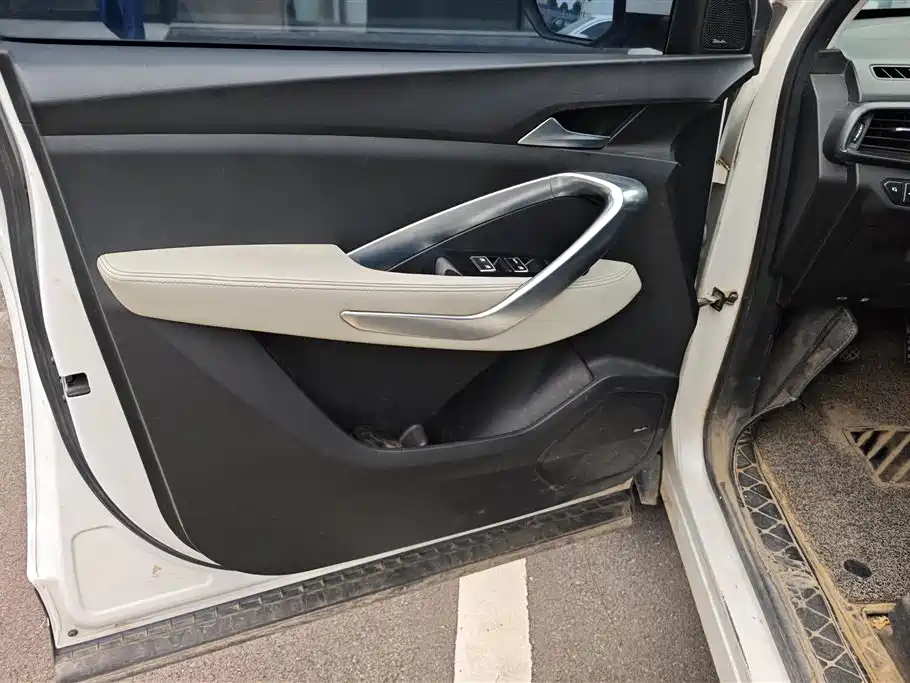 Baojun 530 1.5 T Manual Distinguished CN-V