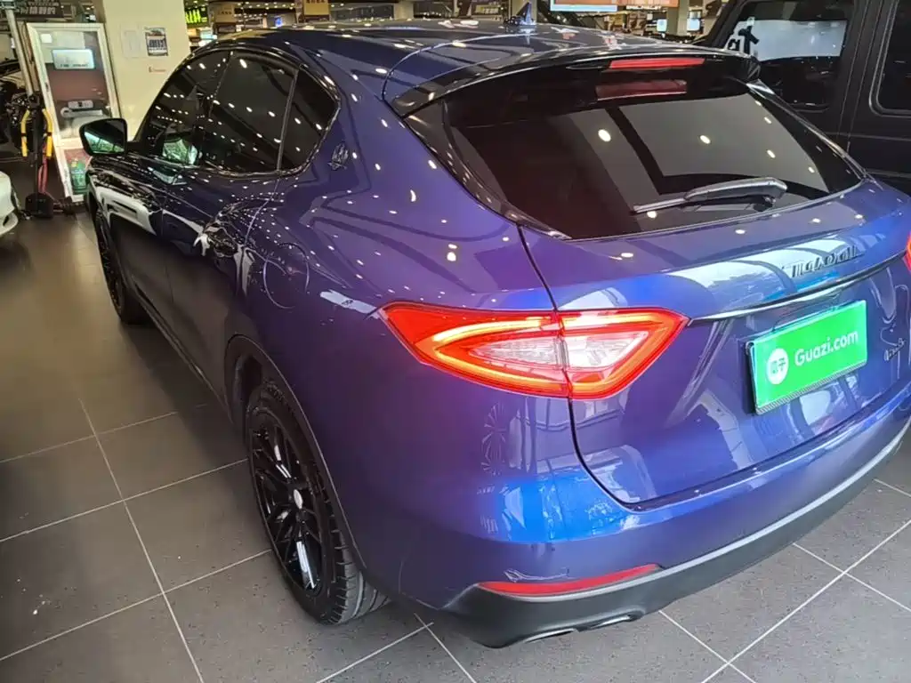 Levante 3.0 T Standard