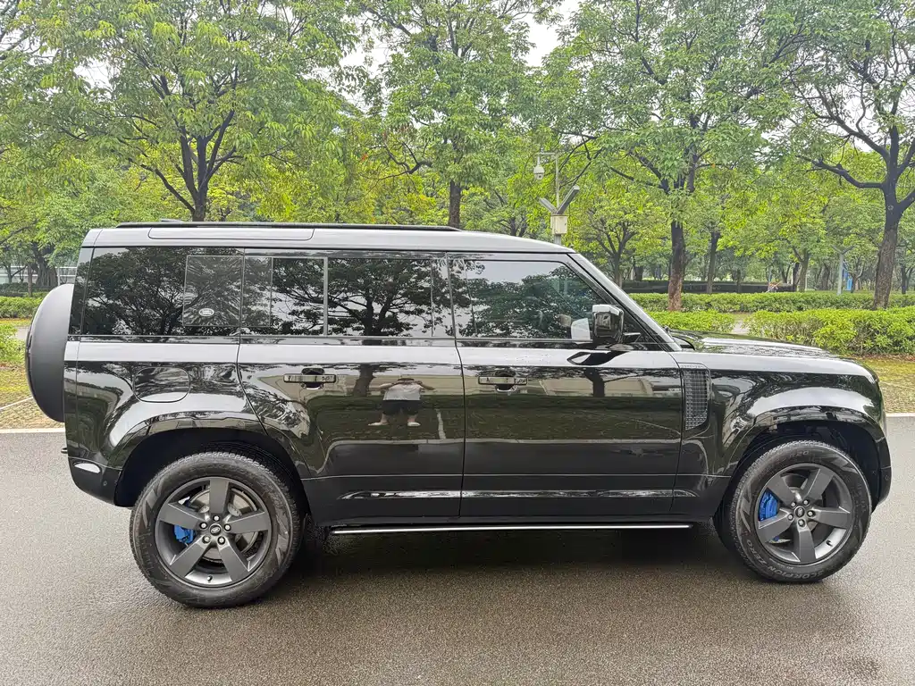 Land Rover Defender 110 3.0 T P400 X-DYNAMIC HSE