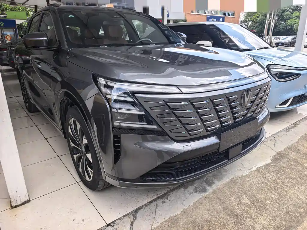 Changan CS75 PLUS 长安CS75 PLUS 2025款 第四代 UItra 2.0 T 新蓝鲸 智慧劲擎型