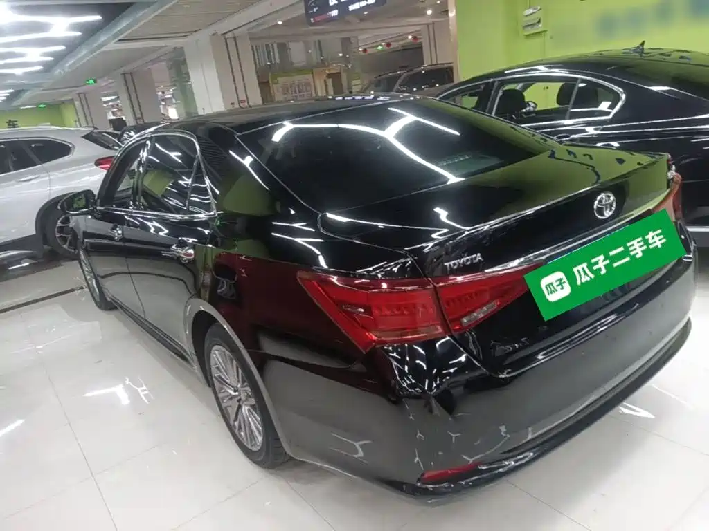 Crown 2.0 T Sport