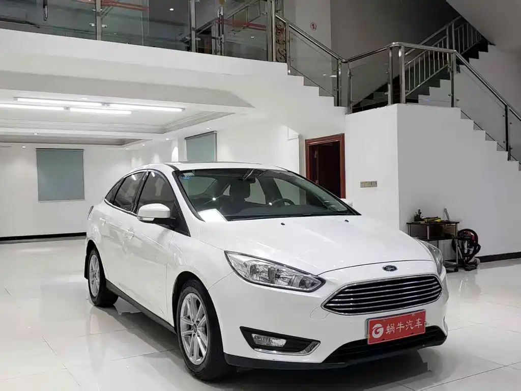 Focus Sedan EcoBoost 125 Auto Super Style