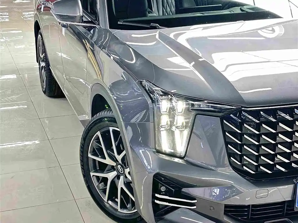 GAC Trumpchi GS8 Dual Engine Series 2.0 TM 2 WD Distinguished (7-seat)