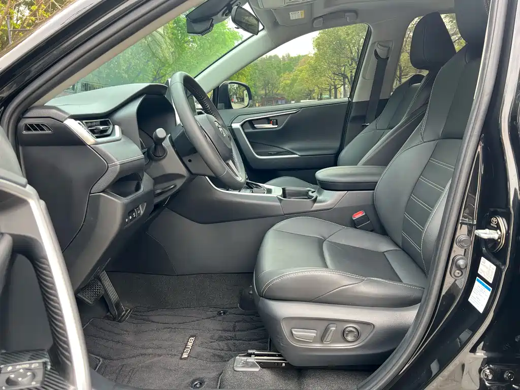 Wildlander 2.0 L CVT 4 WD Luxury PLUS