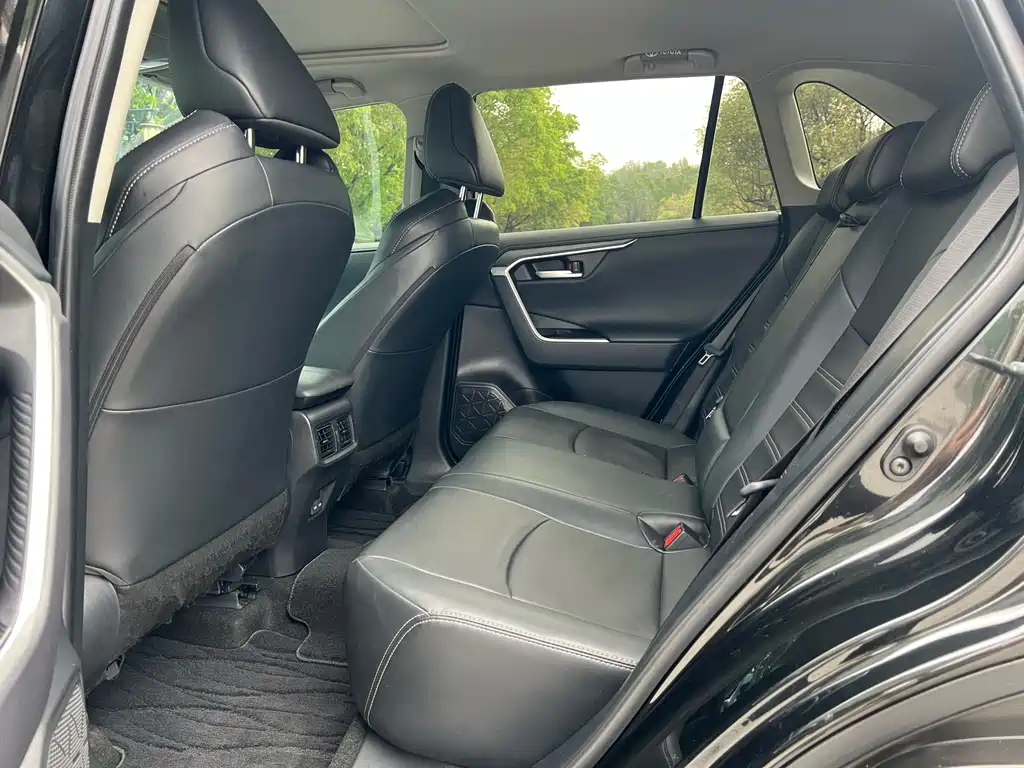 Wildlander 2.0 L CVT 4 WD Luxury PLUS
