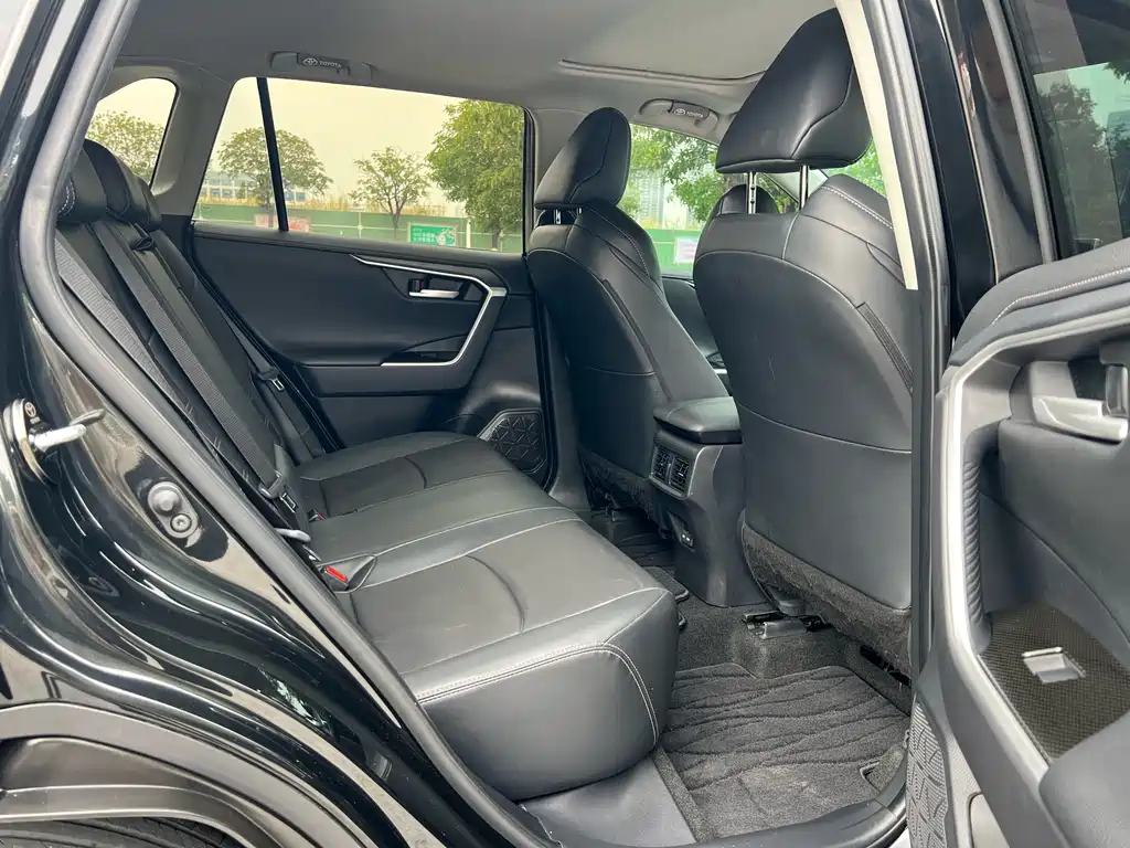 Wildlander 2.0 L CVT 4 WD Luxury PLUS