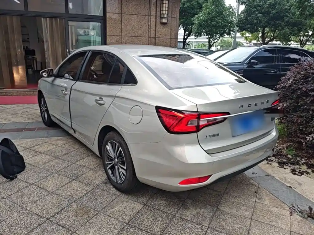Roewe i5 1.5 L Manual 4 G Connected Bright Grand