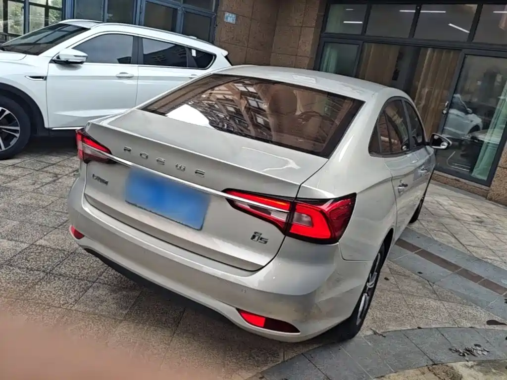 Roewe i5 1.5 L Manual 4 G Connected Bright Grand