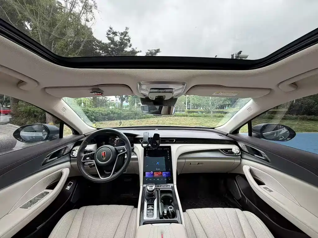 Hongqi H5 1.5 T DCT Connected Flagship Joy