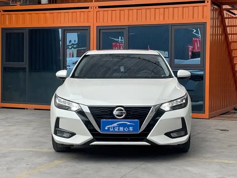 Nissan Sylphy Facelift 1.6 L CVT Joy