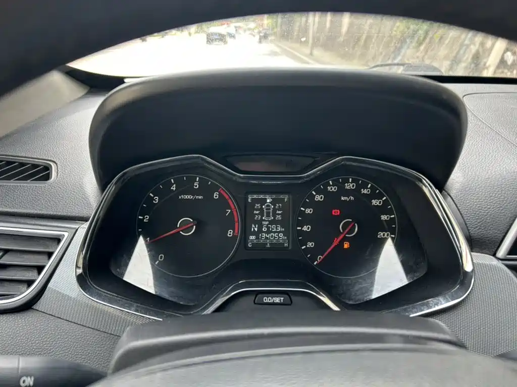 Baojun 310 W 1.5 L Auto Luxury CN-V