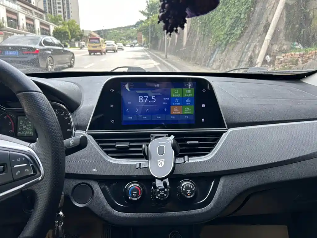 Baojun 310 W 1.5 L Auto Luxury CN-V