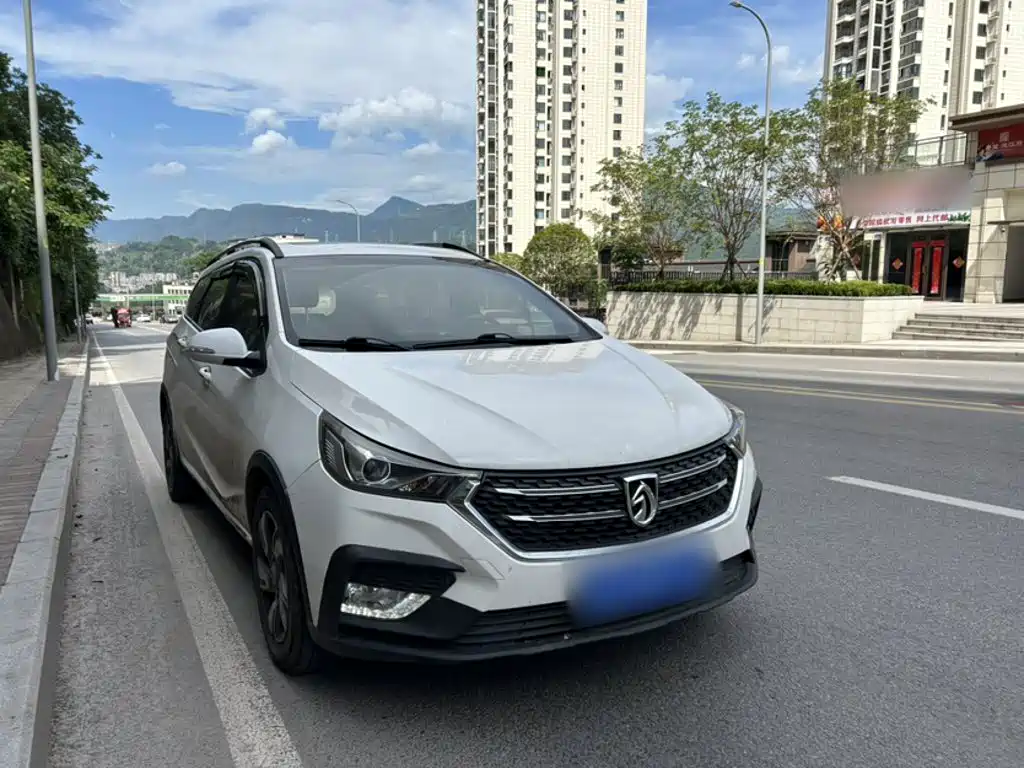 Baojun 310 W 1.5 L Auto Luxury CN-V
