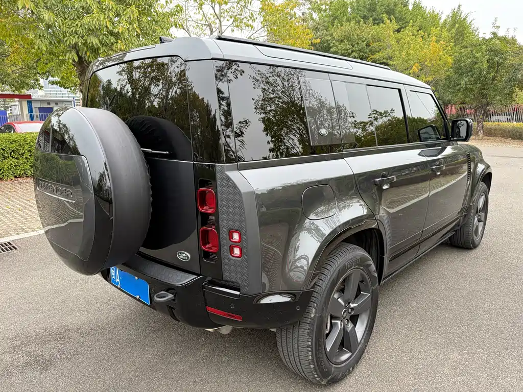 Land Rover Defender 110 3.0 T P400 X-DYNAMIC HSE