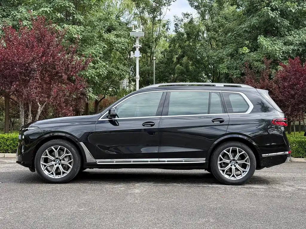 BMW X7 xDrive40 i Leading Luxury Package