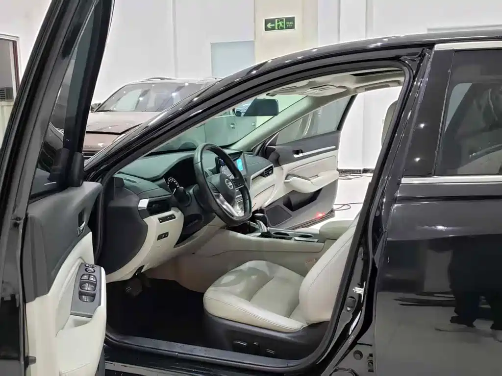 Teana 2.0 L XL Comfort