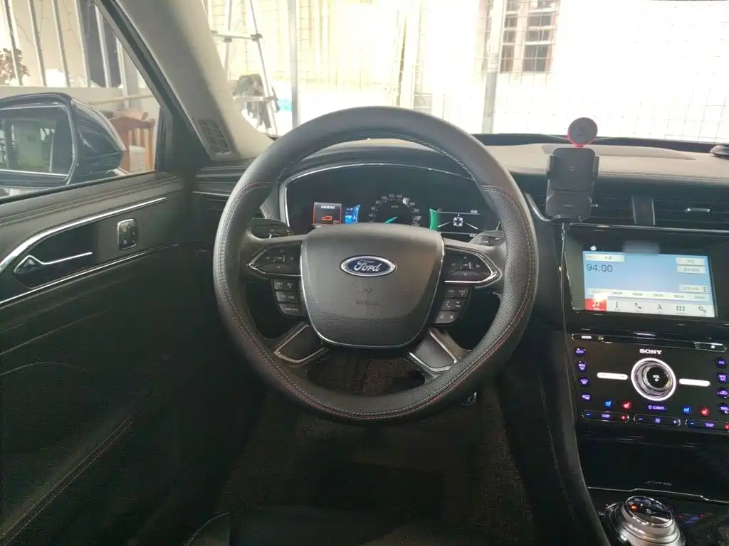 Taurus EcoBoost 245 Luxury