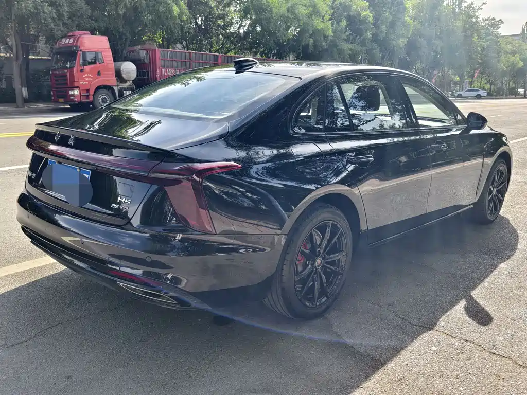 Hongqi H5 1.5 T DCT Shadow