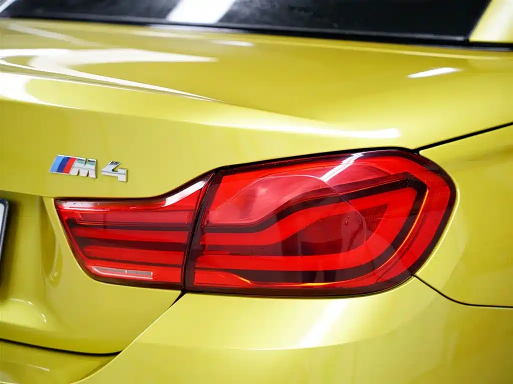 BMW M4 M4 Convertible Coupe