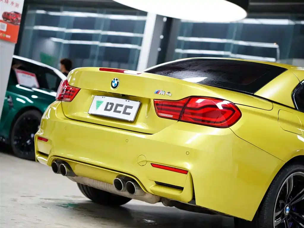 BMW M4 M4 Convertible Coupe