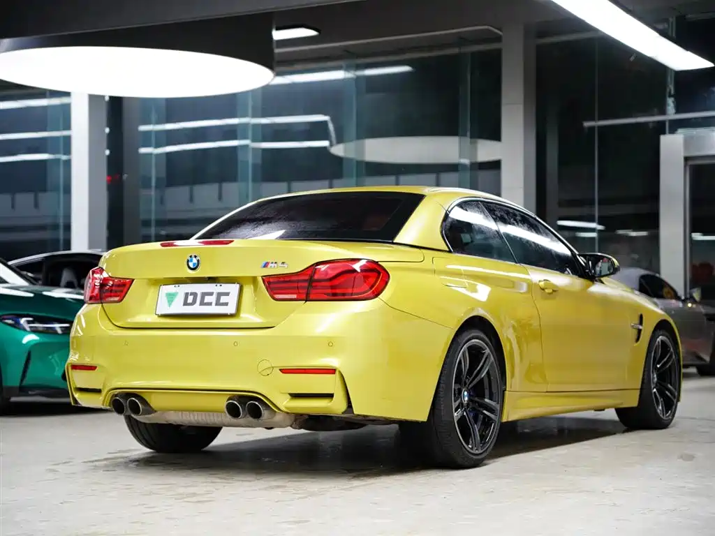 BMW M4 M4 Convertible Coupe