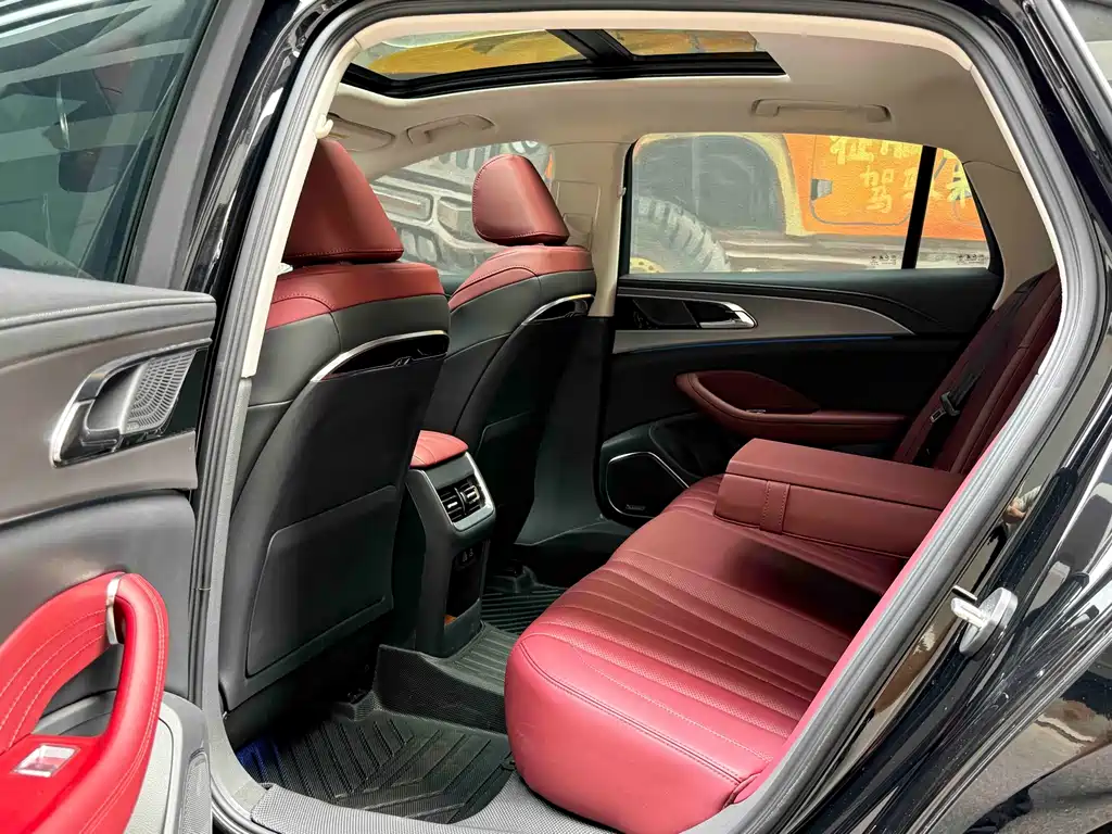 Hongqi H5 2.0 T Auto Connected Flagship